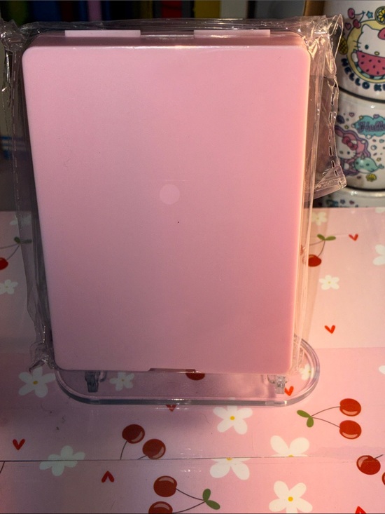 The Unbranded Brand Other - Compact Pink Portable Mirror& makeup brush set
